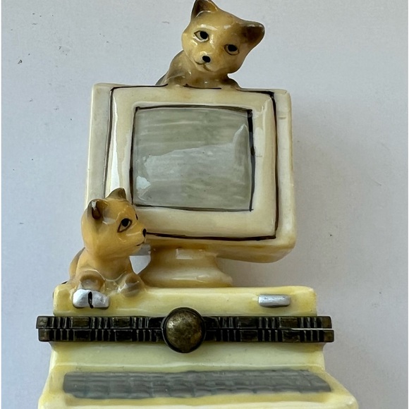 Adorable, vintage ceramic pill or trinket “cats on a computer” - Picture 7 of 7